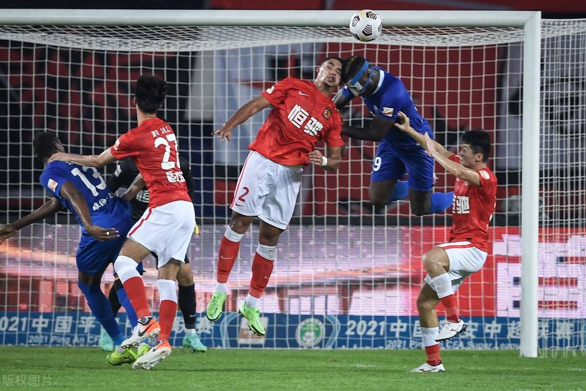 南宫28-马拉松大师赛焦点战：雪域雄狮队大胜天山雷豹队，外线火力全开。目标直指冠军的简单介绍