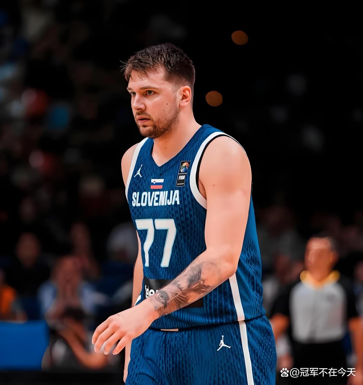 南宫娱乐-东契奇连续十五场比赛得分超过突破纪录，快船挑战极限！的简单介绍